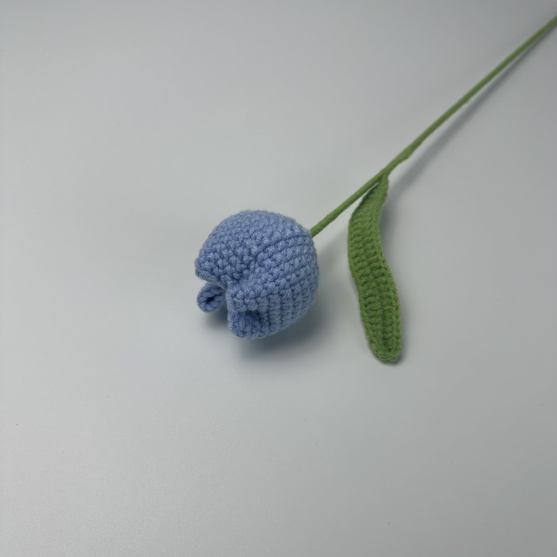 Giftwowo 1PC Chubby Tulip Yarn Flowers – Handcrafted Crochet Tulip Bouquet, Ready-to-Display Handmade Gift, Yarn Flower Arrangement