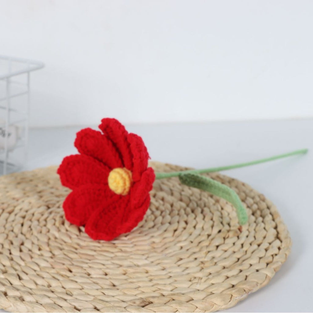 Giftwowo 1PC Handcrafted Cosmos Flower Bouquet – Yarn-Woven Flower Arrangement, Creative Gift & Home Décor, Ready-to-Display Yarn Cosmos