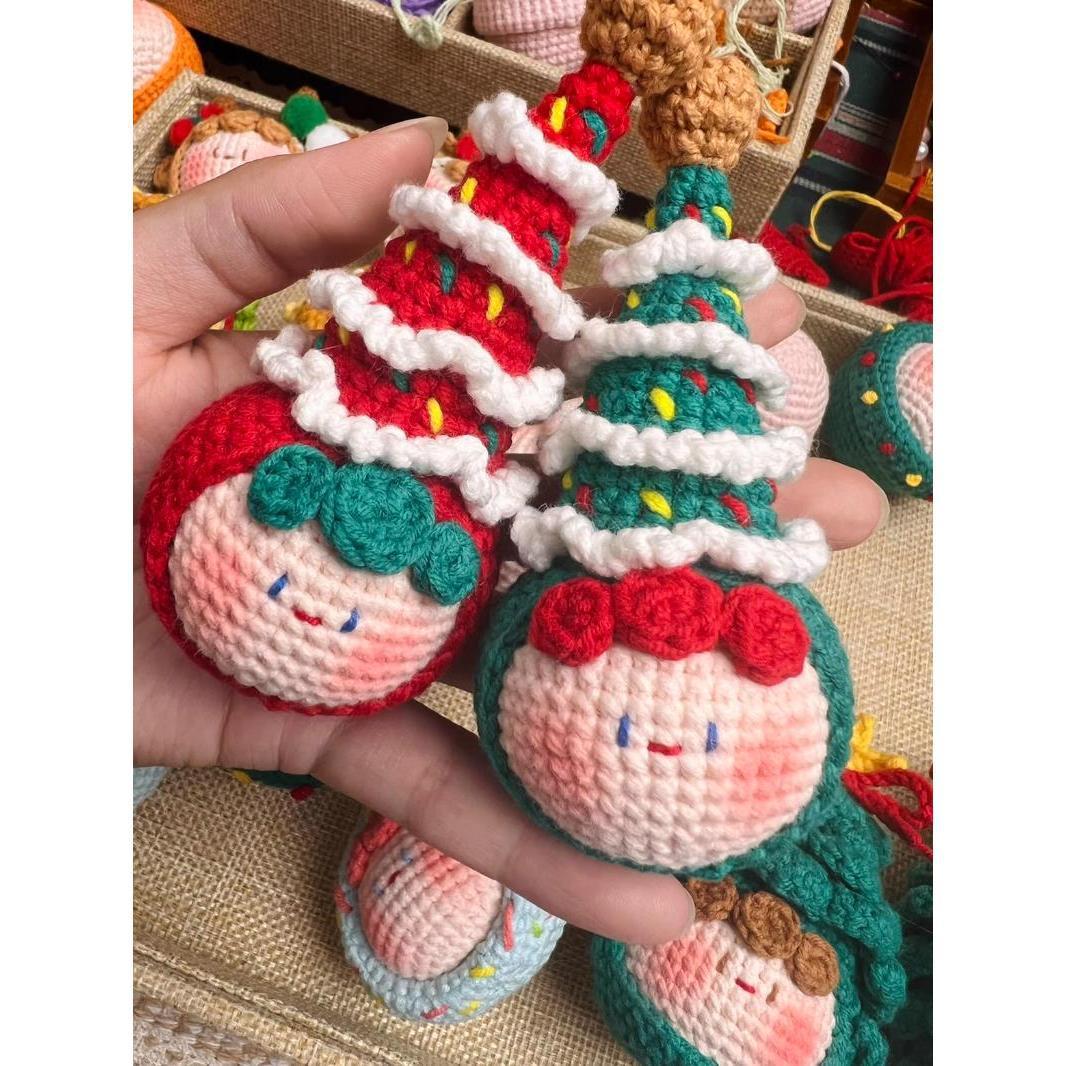Giftwowo Handmade Yarn Crochet Pom-Pom Collection, 3D Bag Pendant & Keychain, Trendy Doll Accessories