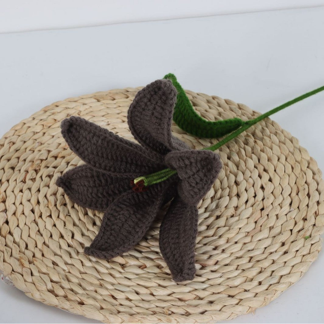 Giftwowo 1PC Lily Yarn Flower – Single Stem Crochet Faux Flower Bouquet, Perfect for Valentine's Day Favors, Handmade Yarn Flower