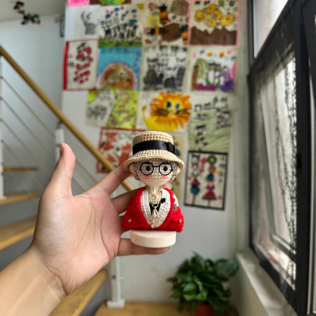 Giftwowo Handmade Yarn Crochet Chicken-Shaped Doll, Handcrafted GD Idol Plush Figure, Cute Decorative Pendant