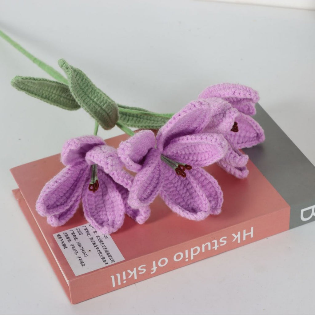 Giftwowo 1PC Lily Yarn Flower – Single Stem Crochet Faux Flower Bouquet, Perfect for Valentine's Day Favors, Handmade Yarn Flower