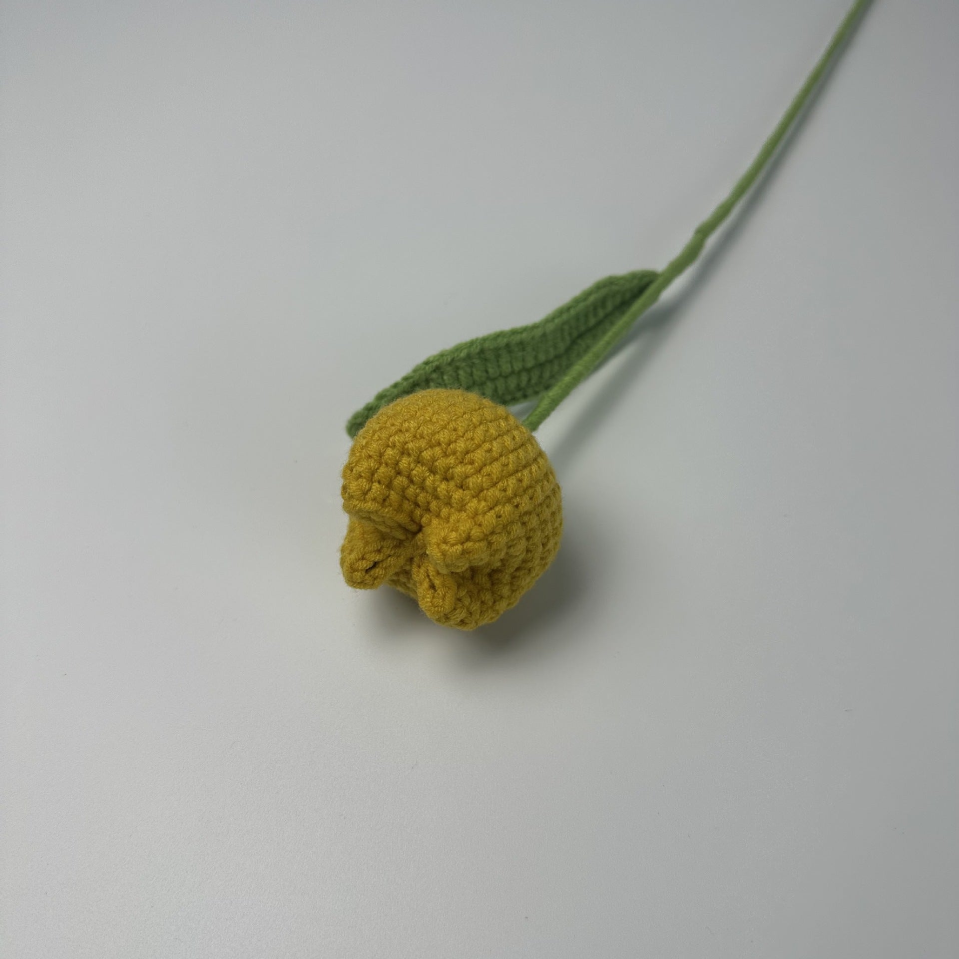 Giftwowo 1PC Chubby Tulip Yarn Flowers – Handcrafted Crochet Tulip Bouquet, Ready-to-Display Handmade Gift, Yarn Flower Arrangement