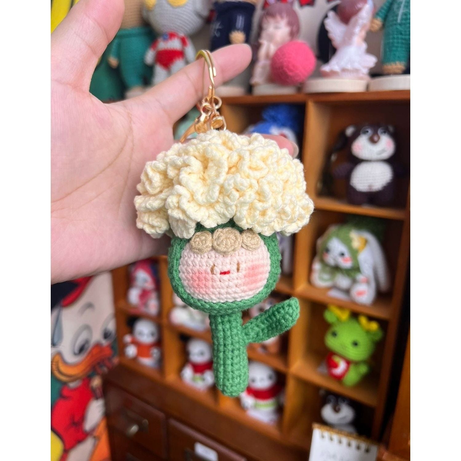 Giftwowo Finished Knitted Crochet Flower Pom-Pom Ornament, Handmade Unique Gift for Valentine's Day and Teacher's Day