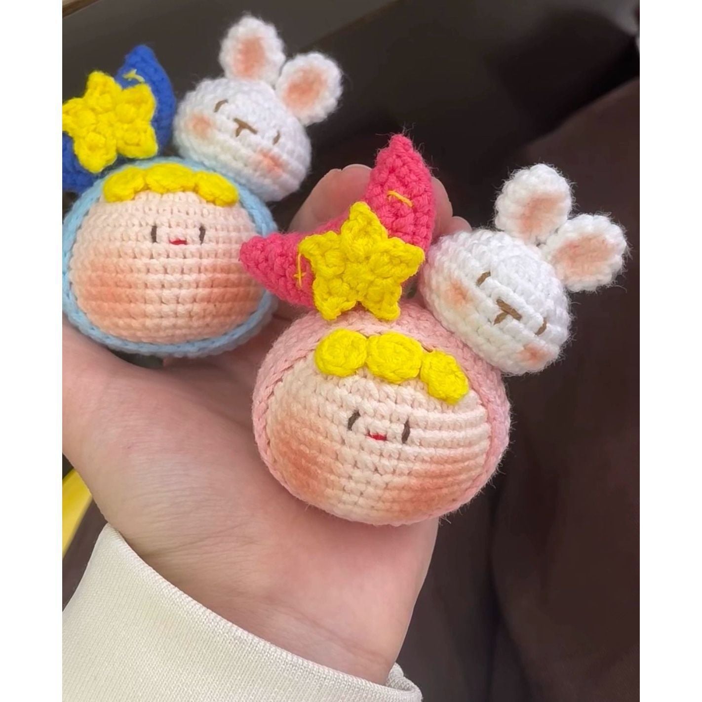 Giftwowo Pom-Pom Yarn Crochet Doll, Handmade Cute and Unique Accessory, DIY Adorable Ornament