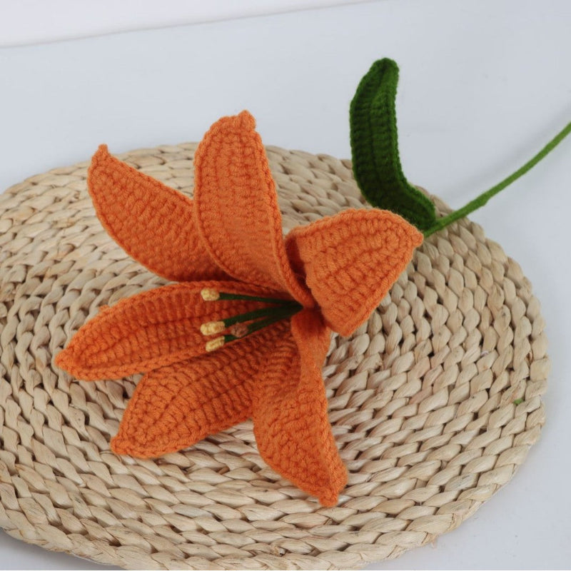 Giftwowo 1PC Lily Yarn Flower – Single Stem Crochet Faux Flower Bouquet, Perfect for Valentine's Day Favors, Handmade Yarn Flower