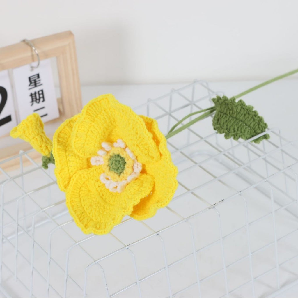 Giftwowo 1PC Handcrafted Yarn Flower Bouquet – Crochet Faux Flower Arrangement with Skirt Edging, Ready-to-Display Yarn Flowers