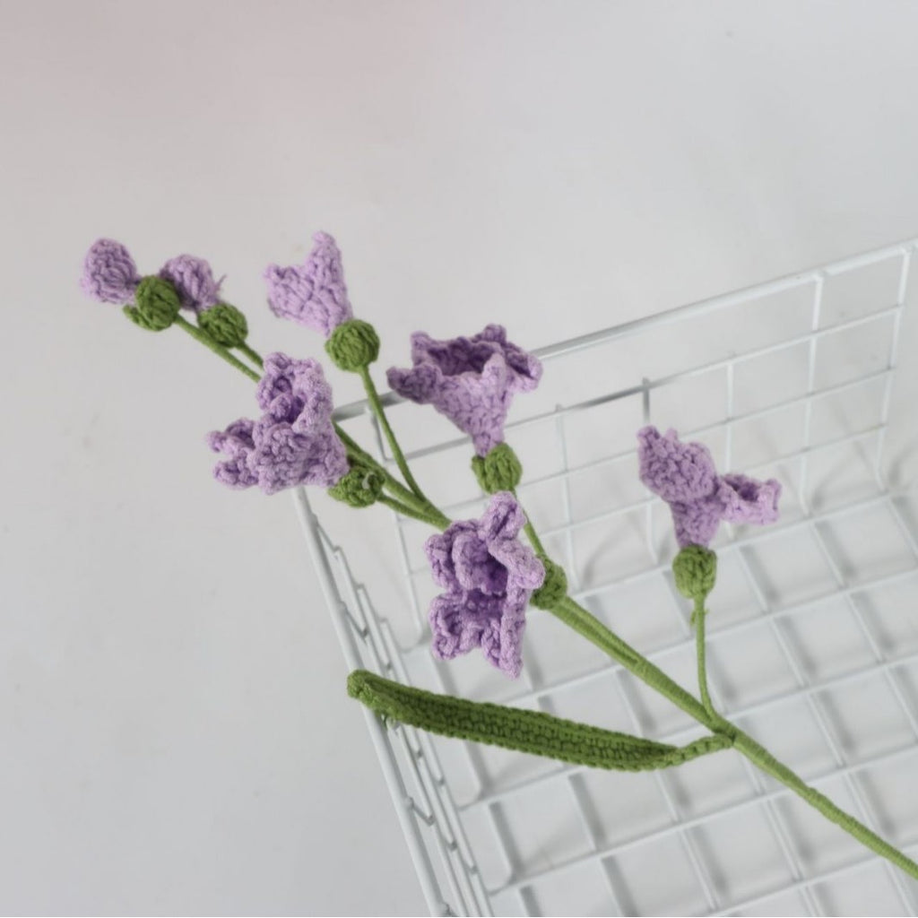 Giftwowo 1PC Freesia Flower Bouquet – Handmade Yarn Faux Flowers, Ready-to-Display Floral Arrangement for Living Room Décor, Perfect for New Year & Christmas Decorations