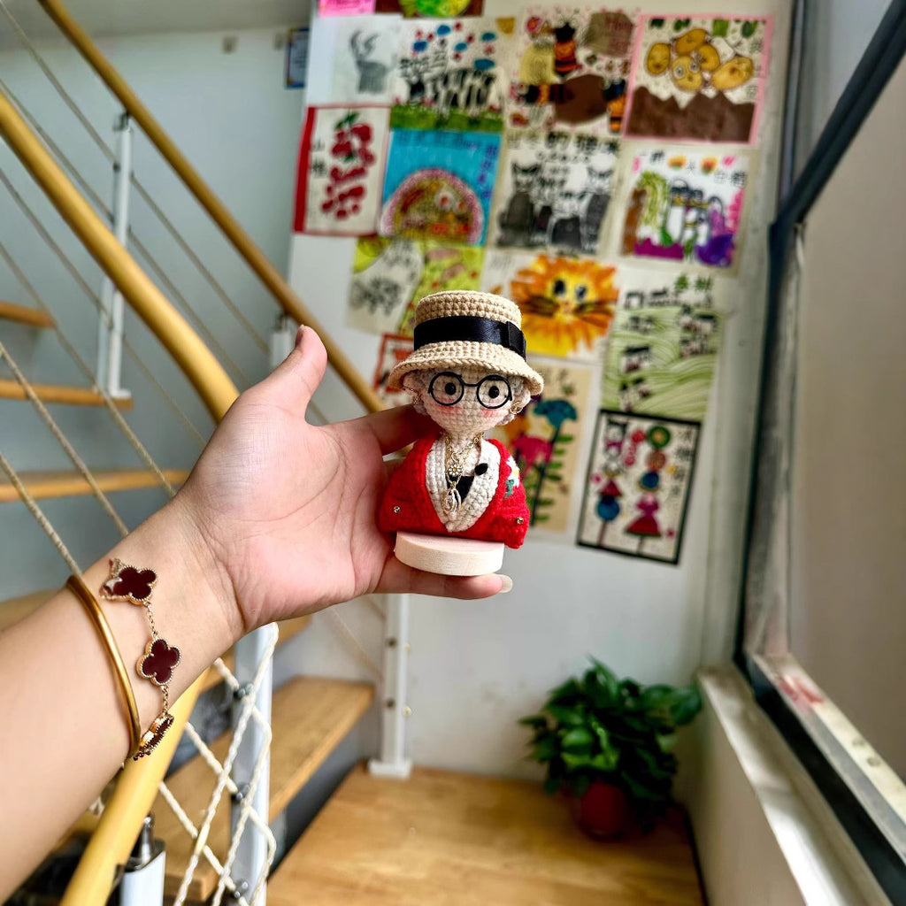 Giftwowo Handmade Yarn Crochet Chicken-Shaped Doll, Handcrafted GD Idol Plush Figure, Cute Decorative Pendant