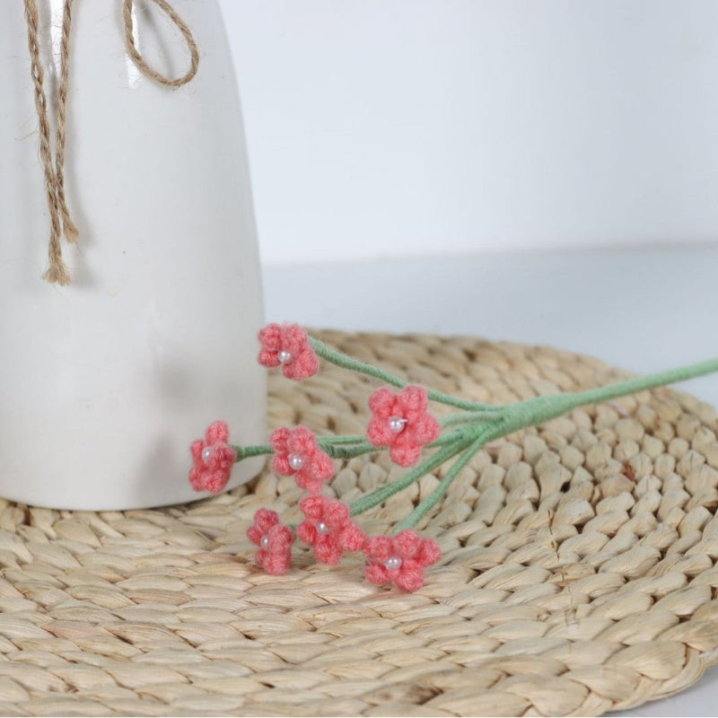 Giftwowo 1PC Baby's Breath Handcrafted Yarn Crochet Bouquet – Handmade Flower Arrangement, Faux Flowers for Gifts, Perfect for Valentine's Day