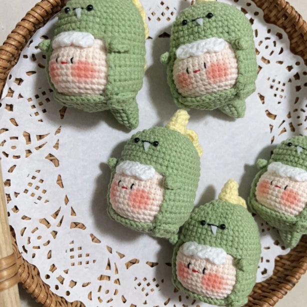 Giftwowo Pom-Pom Yarn Crochet Doll, Handmade Cute and Unique Accessory, DIY Adorable Ornament