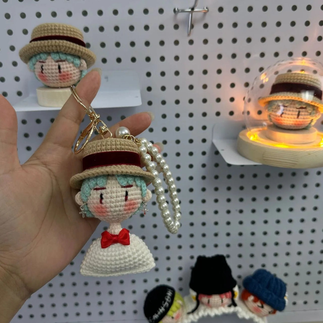 Giftwowo 1PC Handmade Crochet Yarn Doll Keychain, Figurine, Headband, Car Charm, Hair Accessory