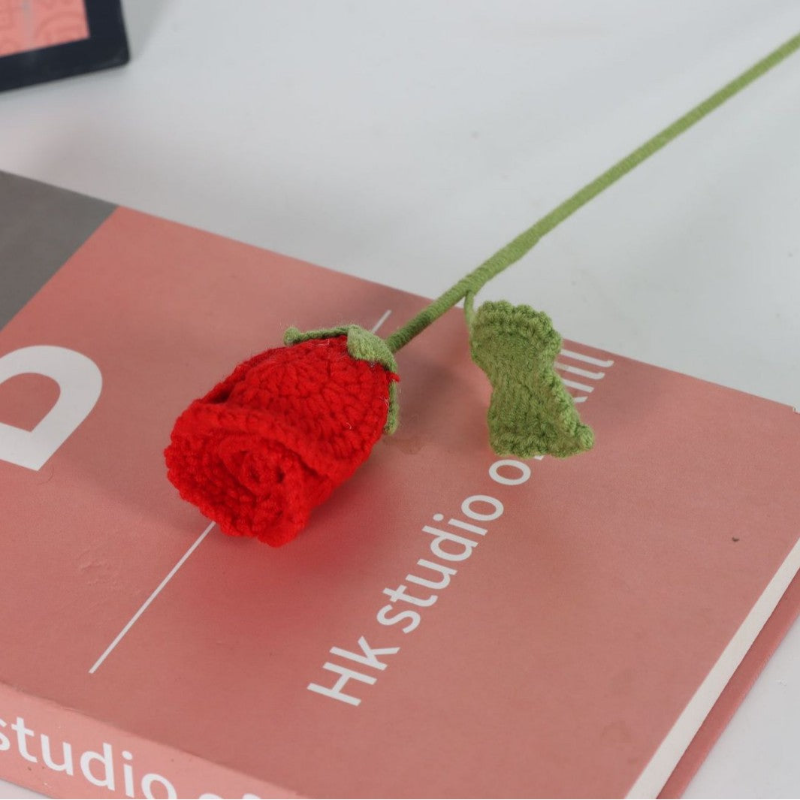 Giftwowo 1PC Handcrafted Yarn Flower Bouquet – Ready-to-Display Faux Eustoma Flowers, Crochet Floral Arrangement for Home Décor, Birthday Gift