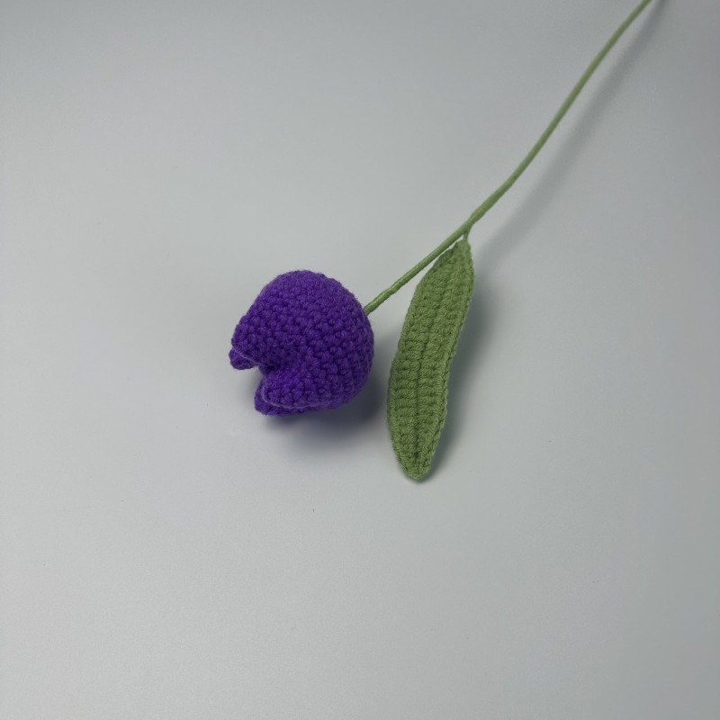 Giftwowo 1PC Chubby Tulip Yarn Flowers – Handcrafted Crochet Tulip Bouquet, Ready-to-Display Handmade Gift, Yarn Flower Arrangement