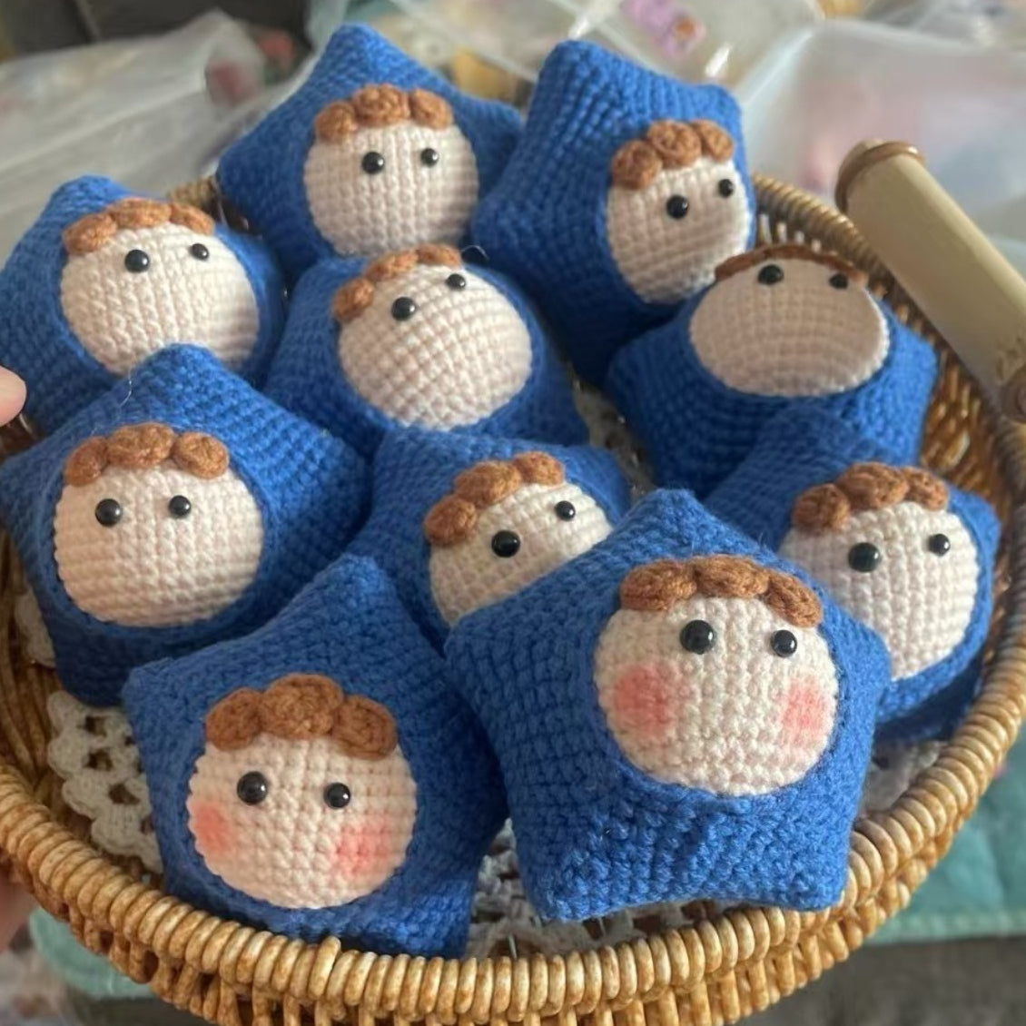 Giftwowo Pom-Pom Yarn Crochet, DIY Handmade Gift for Boyfriend and Girlfriend, Birthday and Qixi Festival, Unique Gift for Girls